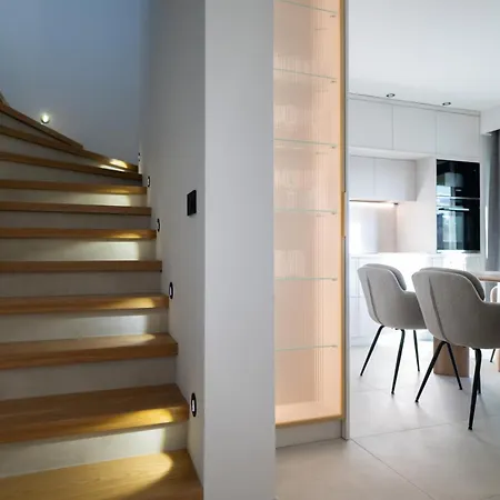 Luxury Rooftop Escape Duplex 아파트 *