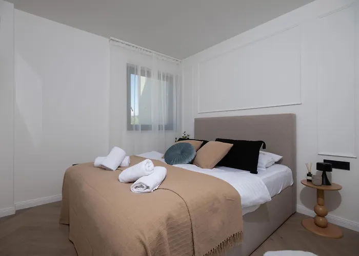 Luxury Rooftop Escape Duplex *