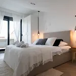 Luxury Rooftop Escape Duplex Apartman *