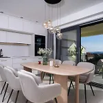 Luxury Rooftop Escape Duplex Apartman