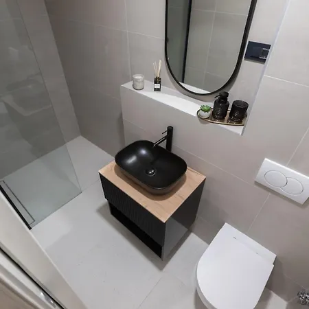 Luxury Rooftop Escape Duplex Apartment *