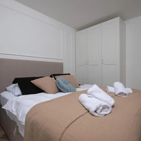 Luxury Rooftop Escape Duplex Apartman *