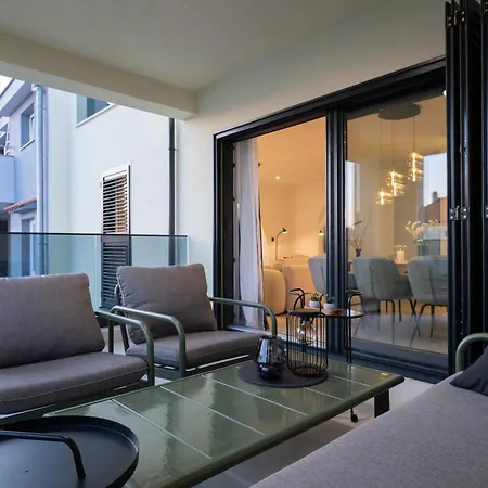 شقة Luxury Rooftop Escape Duplex زادار