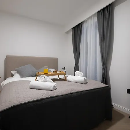 شقة Luxury Rooftop Escape Duplex زادار