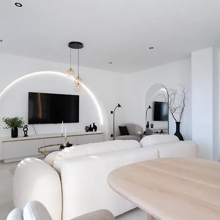 شقة Luxury Rooftop Escape Duplex زادار